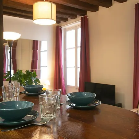 Appartamento Authentic In Center Of Parisian Marais
